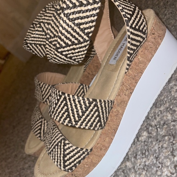 Platform shoes - Picture 3 of 3